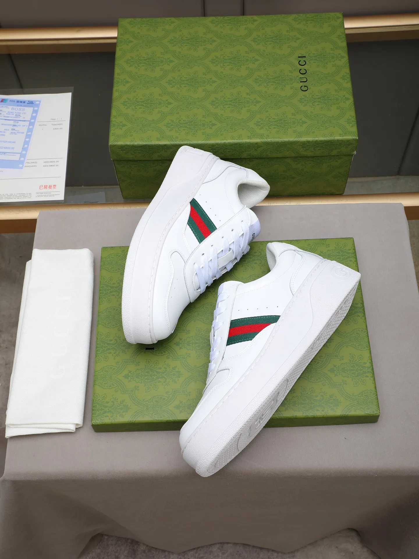 PP420 new men's shoes GUCCI fashion trend, made of first-layer calfskin➕breathable mesh lining! The foot feels super comfortable and the workmanship is impeccable. The original ultra-light outsole, size: 38-44 (45 customized), 5 colors to choose from!